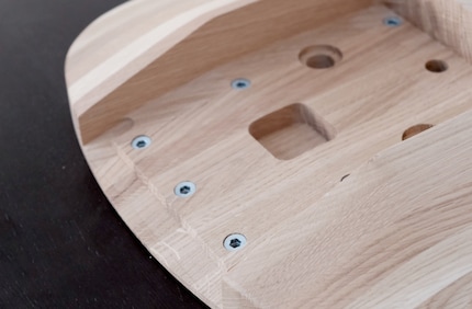 Dank Kipppunkten reagiert das Designstück auf Bewegungen der Sitzenden.