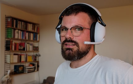 Il a l'air grand, mais il est très confortable. Voici le H9.