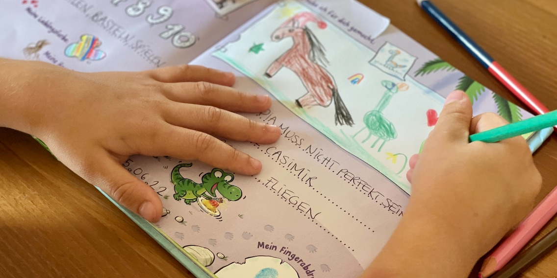 Von Einhörnern und Riz Casimir: Das Leid mit den Freundschaftsbüchern