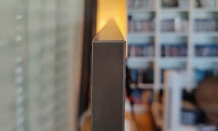 Pas mal de profil, cette Neo QLED est élégante.