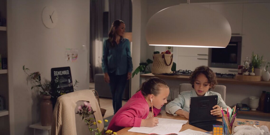 Philips SceneSwitch – 1 bulb, 3 moods Philips SceneSwitch – 1 bulb, 3 moods