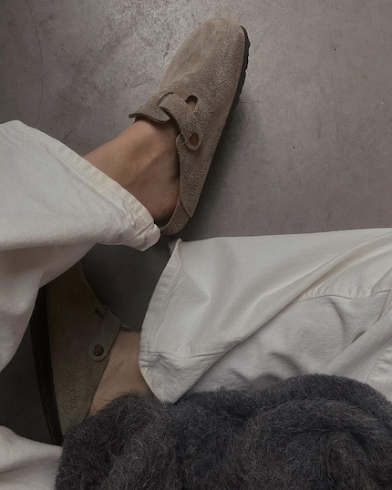 Birkenstock-Pantoffeln in der Farbe Taupe sind leider in fast allen Grössen ausverkauft.