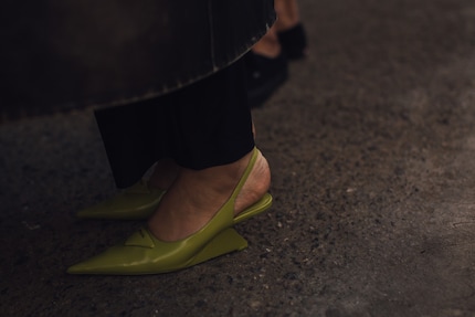 I dilettanti potrebbero pensare che si tratti di mules – tu sai che in realtà sono slingback.