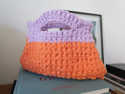Zum Glück ging mir das Garn aus – ich liebe die improvisierte Kombi aus Orange und Lila.