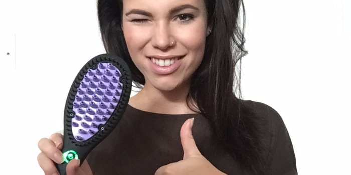 Larissa pensa che il dispositivo sia ottimo per l'uso quotidiano grazie alla sua velocità! Larissa pensa che il dispositivo sia ottimo per l'uso quotidiano grazie alla sua velocità!