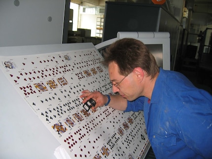 In der Druckbogenkontrolle wird genau hingeschaut.
