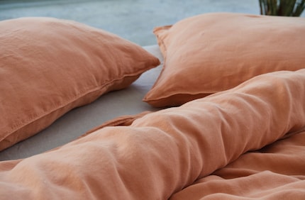 Though it won’t get you high, the fabric has an intoxicating look. Bast fibres from the hemp plant are both durable and beautiful.