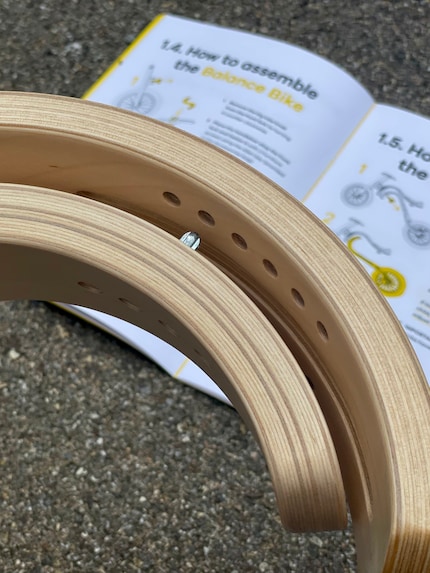Flexible Grösse dank Löchern: Das Leg&go wird zusammengesteckt …