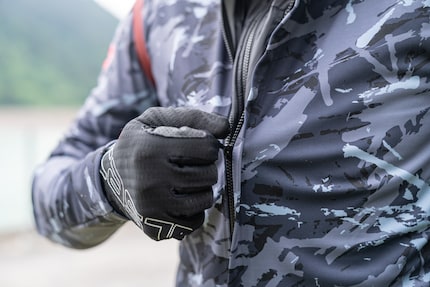 ... fermer la fermeture éclair avec les gants n’est pas un problème.