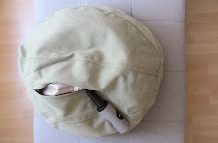 When inflating the ball, it’s important that the valve is positioned midway along the zipper.