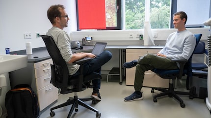 Sitting down one-to-one and talking about running.