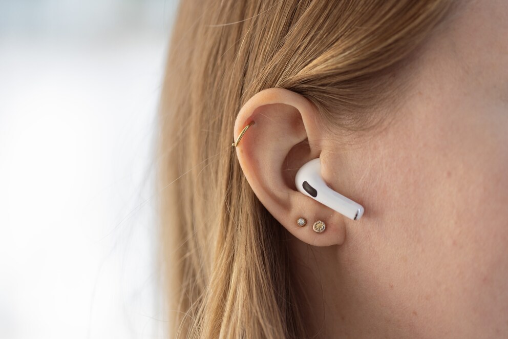 Les AirPods Pro sonnent bien dans les oreilles.