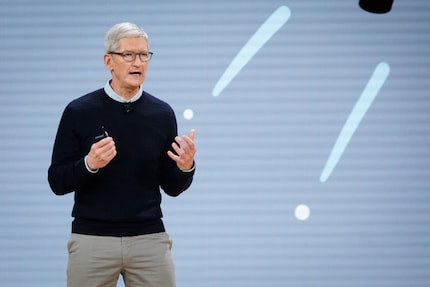 Unter Tim Cook wurde Apple zur effizienten Geldmaschine, die es heute ist. Kritiker monieren aber, bahnbrechende Produktinnovationen gebe es seit dem Tod seines Vorgängers Steve Jobs nicht mehr.