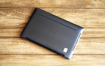 Le logo XPS est, tout comme le logo Dell du couvercle, fraisé.