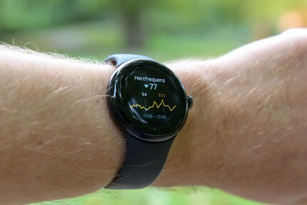 Misurazione della frequenza cardiaca con il Pixel Watch.