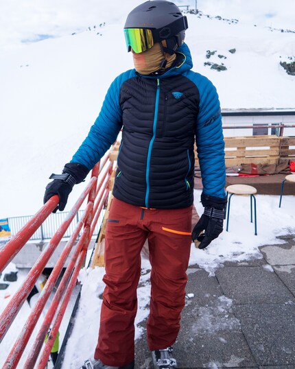 Quasi 1600 franchi per pantaloni, giacca, casco e maschera da sci.