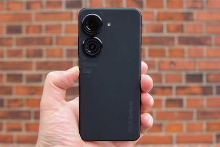 Dos du Zenfone 9 épuré et antidérapant.