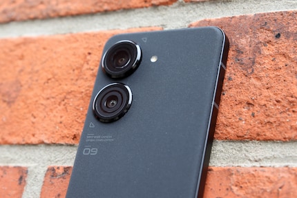 Les deux objectifs à l’arrière du Zenfone 9.