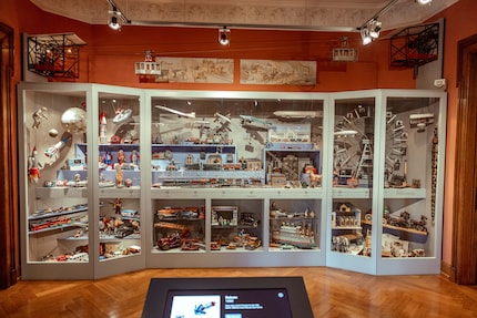 Au sein de l'exposition permanente, les jouets sont classés par thème.