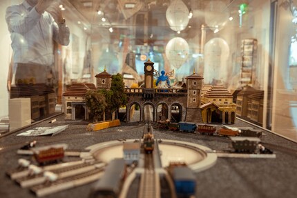 Une petite maquette de paysage ferroviaire a été spécialement créée pour l'exposition spéciale sur le Spanischbrödlibahn.