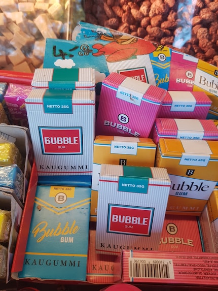 Je trouve que ce genre de sucreries pour enfants n’ont aucun sens. Cigarettes chewing-gum.