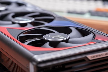 The three fans on the ROG Strix GeForce RTX 4090 OC always keep things cool.