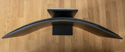 La curvatura del display rappresenta una sezione di un cerchio con un raggio di un metro.
