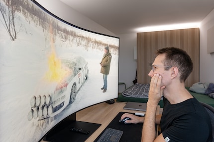 Per i film e le serie, trovo che l'Ark non sia adatto alla distanza ottimale dal display – se vuoi sapere come ci si sente, siediti direttamente di fronte al tuo TV 4K.