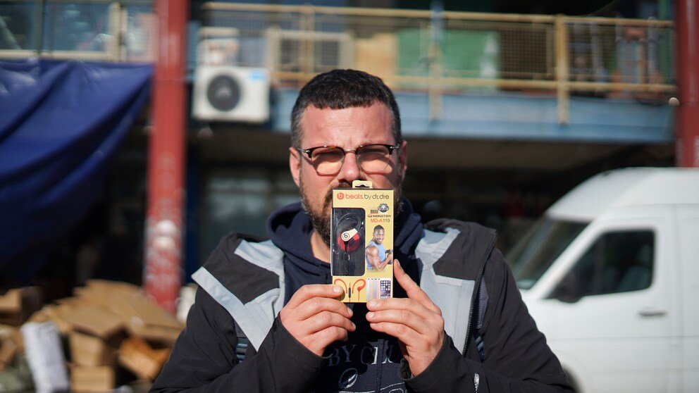 Wer ist der Mann auf dem Bild? Und wer der Mann auf der Verpackung?