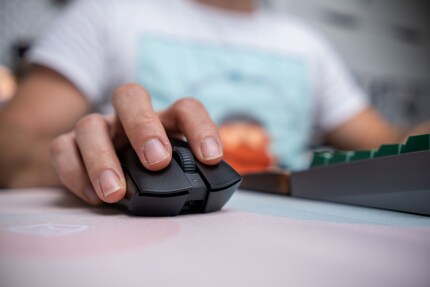 Gioco volentieri con il DeathAdder V3 Pro.