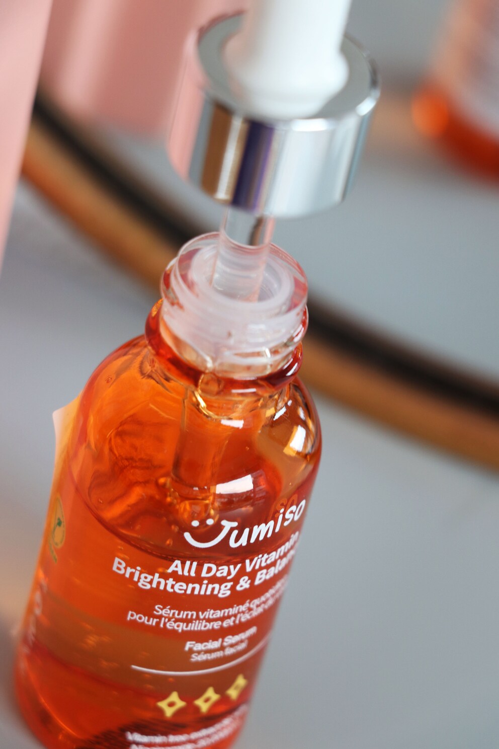 The All Day Vitamin Brightening & Balancing Facial Serum from Jumiso is vegan.