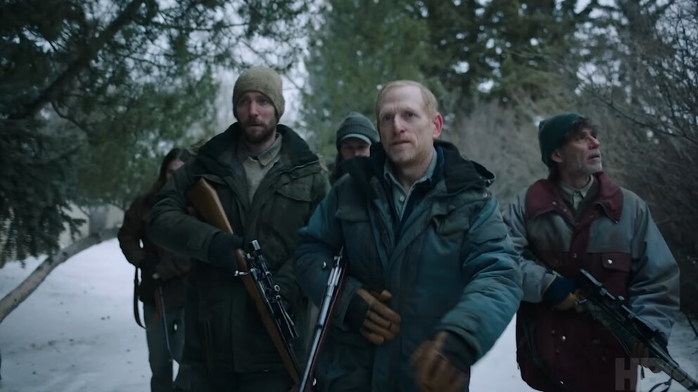 Troy Baker (hinten links) ist in der Serie ein Mitglied der fiesen Kannibalen.