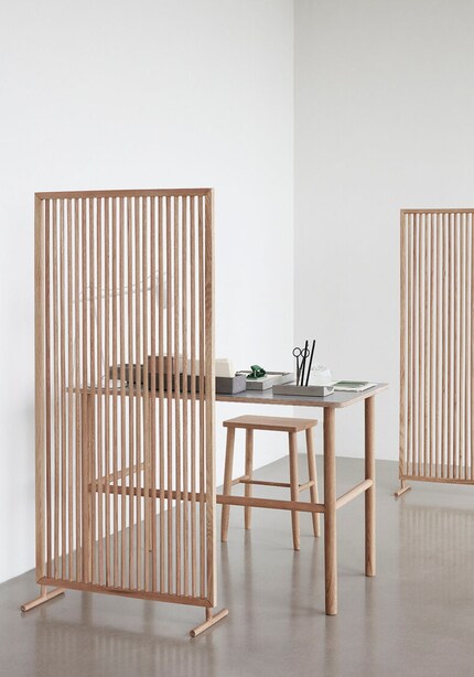 Dimensions : 70 x 25 x 140 cm | Matériau : bois de chêne | Photo : Hübsch
