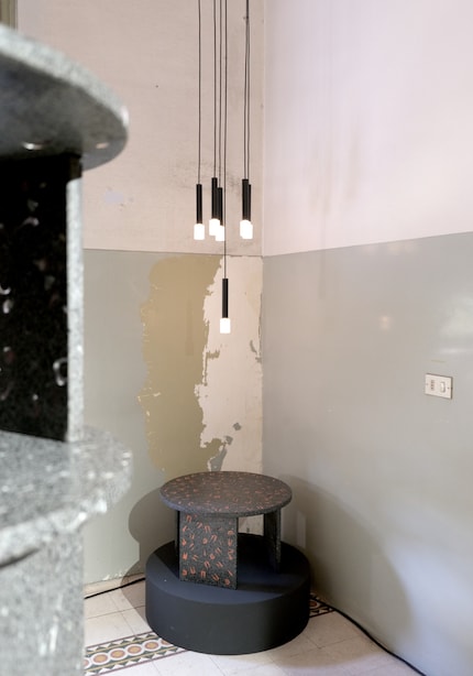 Ognuno è un pezzo unico: tavolino «Glacier Base Table» di Llot Llov.