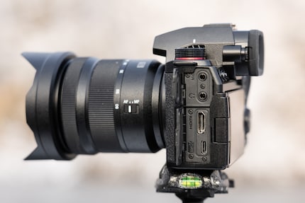 Canon, la vedi? Una connessione HDMI a tutti gli effetti. È così deve essere.