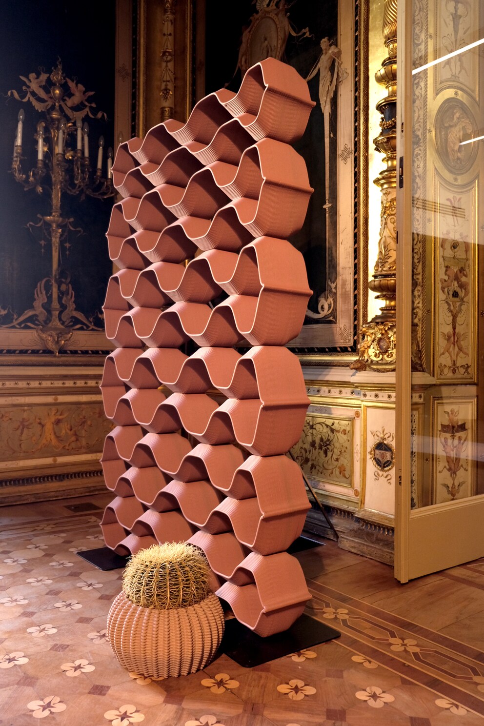 Paravento in materiale di scarto stampato in 3D.