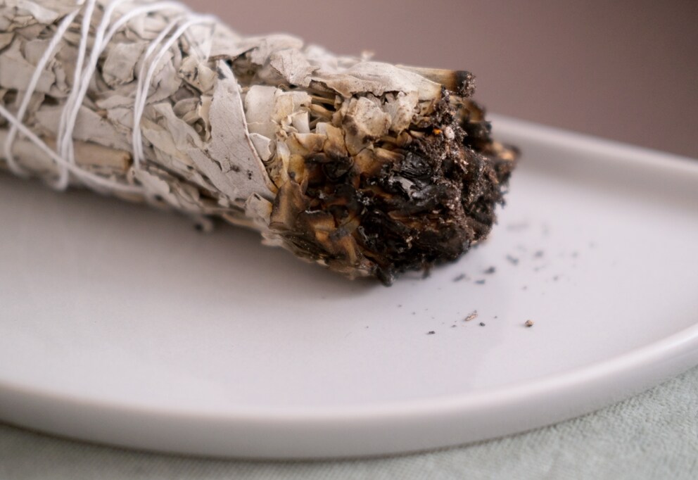 La salvia ha un ottimo odore, ma il suo profumo copre quello della cucina solo per poco tempo.