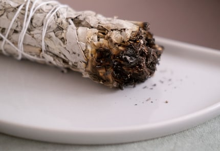 La sauge sent bon, mais son parfum ne masque que brièvement les odeurs de cuisine. 