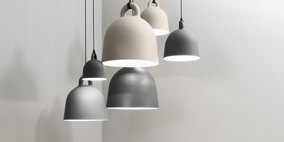 Die formschönen «Bell»-Lampen von normann COPENHAGEN machen nicht nur in der Gruppe Eindruck.