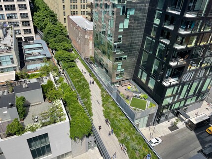 High Line Park in New York: Werden Strassen oder Gleisstrecken dem Fussvolk ansprechend gestaltet zurückgegeben, nutzt es diesen Raum auch.