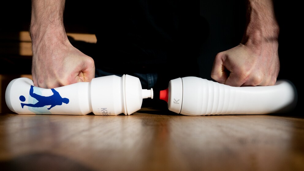The Keego bottle compresses just as easily as other plastic bottles.