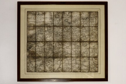 Accanto alla mia scrivania è appesa una vecchia cartolina del 1820.