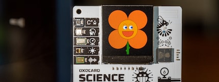 Capteur directement sous une lampe LED : la plante est heureuse. 