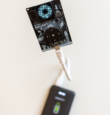 Oxocard, câble gooseneck et batterie. 