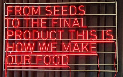 L'enseigne lumineuse de Lyofood à l'ISPO de Munich.