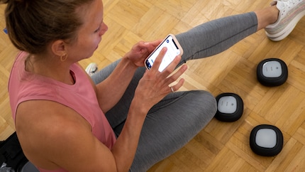 Pascale conosce i principi dell'allenamento grazie allo sport agonistico e alla pratica della fisioterapia. Tuttavia, deve prima familiarizzare con l'applicazione.