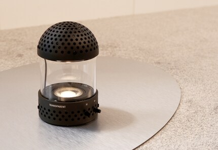 Un haut-parleur omnidirectionnel et une lanterne en un : le «Light Speaker» de Transparent.