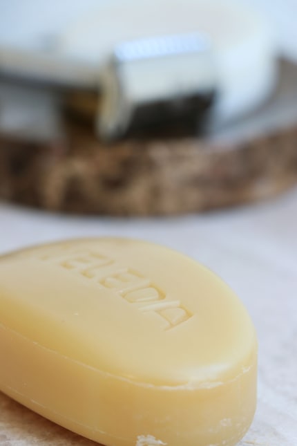 Eine Shower Bar entspricht laut Weleda 300 Milliliter flüssigem Duschgel. Meiner Erfahrung nach sind es sogar mehr.