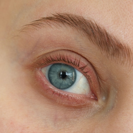 Meine Wimpern ohne Wimperntusche.
