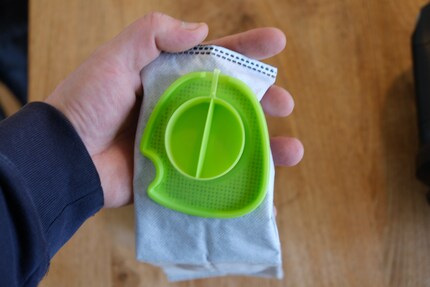 You find this plastic cap on every bag.